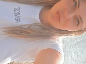 Adult Webcam with EmmylovePlay - Myfreecams
