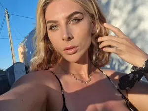 Watch Live Sex Cams with ZephyraObs - Myfreecams