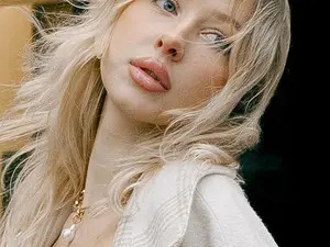 Live Porn with Lamantina - Myfreecams