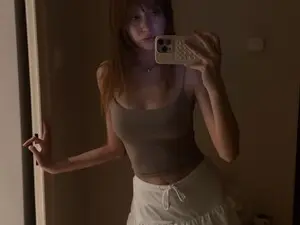 Watch Live Sex Cams with RoboSasha - Myfreecams