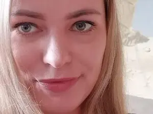 Live Porn with AnnaDiamond1 - Myfreecams