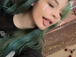 Live Porn with Pawmira - Myfreecams