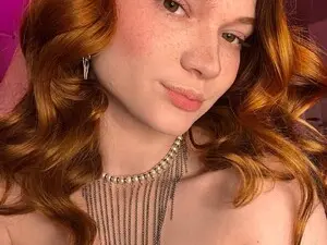 Nude Webcam with Annaroxann - Myfreecams