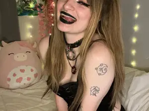 Sex Chat with KittyKatt - Myfreecams