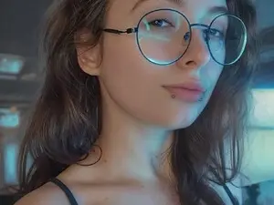 Free Porn Cam with Mini_Diva - Myfreecams