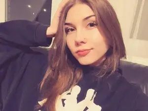 Live Porn with YanaMeoww - Myfreecams