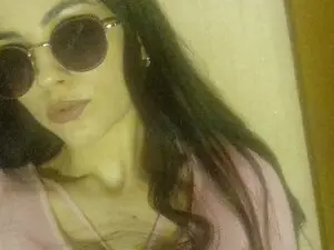 Sex Cam with Frioninny - Myfreecams