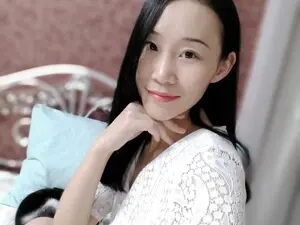 Live Porn with Belll - Myfreecams