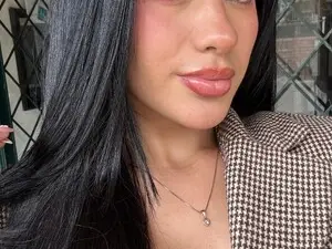 Watch Live Sex Cams with Emi_Rosse - Myfreecams