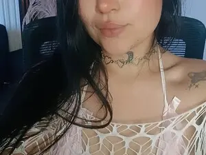 Live Sex Cam with MiaMorelli - Myfreecams