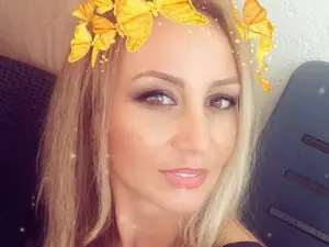 Nude Webcam with Merlyn4u - Myfreecams