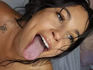 Live Porn with MsMaxii - Myfreecams