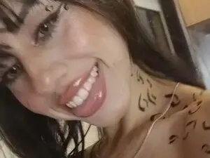 Free Live Porn with Danna_Rhodes - Myfreecams