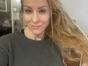 Watch Live Sex Cams with aMissBliss - Myfreecams