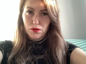 Watch Live Sex Cams with Kisschantell - Myfreecams