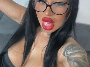 Live Sex Cam with Ellaava - Myfreecams