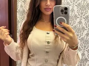 Free Live Porn with Amidachris - Myfreecams