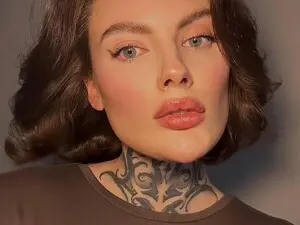 Nude Webcam with JennyQuenn - Myfreecams