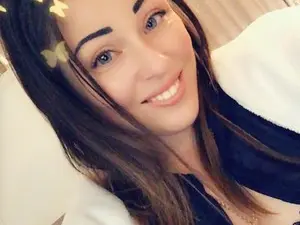 Live Sex Cam with SweetKitty - Myfreecams