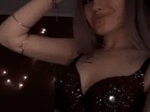 Nude Webcam with Mrs_Lina - Myfreecams