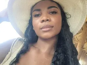 Free Porn Cam with Miss_Benz - Myfreecams