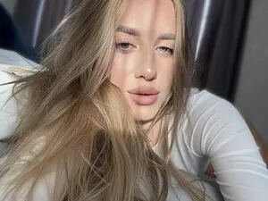 Nude Webcam with LaAngel - Myfreecams