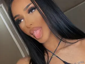 Adult Webcams with EvePosh - Myfreecams