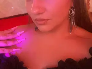 Free Porn Cam with SophieLuxe - Myfreecams