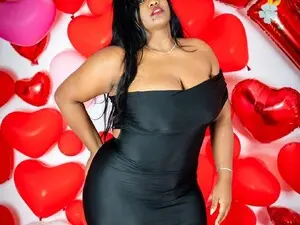 Live Sex with ElsieMorrison - Myfreecams