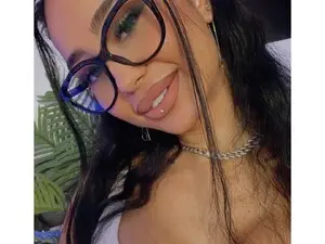 Live Porn with OnlyXandra - Myfreecams