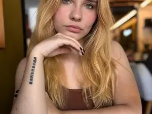 Sex Cam with ClassyCarrie - Myfreecams