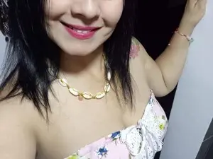 Nude Webcam with EsmeraldaXO - Myfreecams