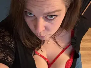 Live Sex with BigBeautyMilf - Myfreecams