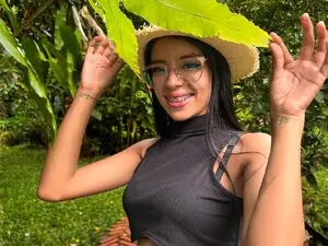 Nude Webcam with Iris_8 - Myfreecams