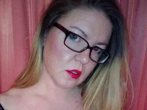 Live Sex Cam with LovelyOljga - Myfreecams