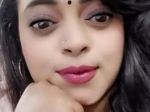 Adult Webcam with Sexyval4u - Myfreecams