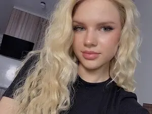 Watch Live Sex Cams with AviciAura - Myfreecams