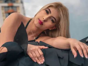 Private Sex Chat with Sophiaturner - Myfreecams