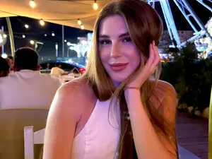 Live Sex with Vesnyshka_ - Myfreecams