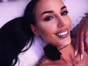 Best live sex cam show with SelenaMoon - Myfreecams