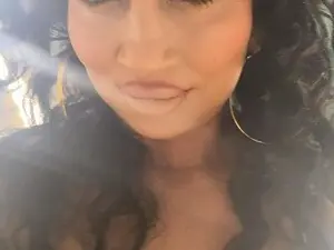 Free Porn Cam with BlackRoxxx - Myfreecams