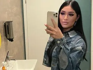 Adult Video Chat with Kira_Krush - Myfreecams