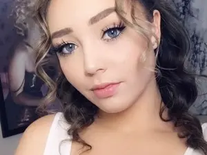 Sex Chat with Dollfacedangr - Myfreecams