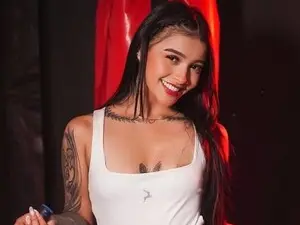 Sex Chat with LunaLenox - Myfreecams