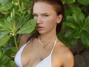 Nude Webcam with Rue_Lane - Myfreecams