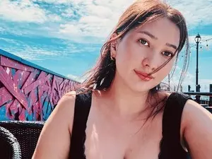 Porn chat with Elfleurit from myfreecams on pornchatting.com