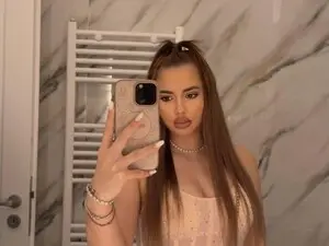 Nude Webcam with ArinaRave - Myfreecams