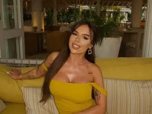 Best live sex cam show with MissKiarra - Myfreecams