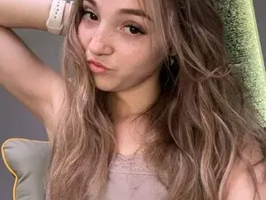 Adult Video Chat with Daisyy - Myfreecams