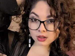 Best live sex cam show with KairaFantasy - Myfreecams